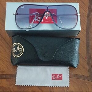 Ray-Ban Blue Gradient Sunglasses